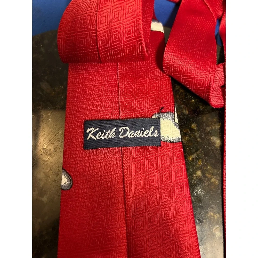 Keith Daniels Men's Red Christmas Tie 100%‎ Polyester Classic Length